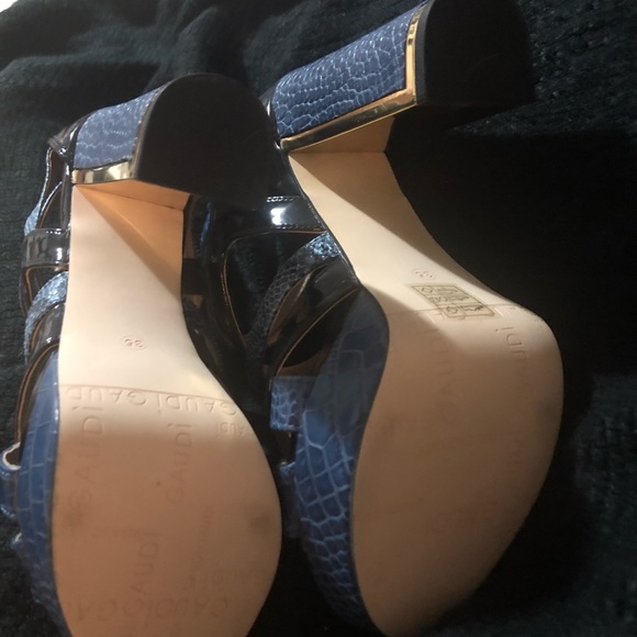 Italian Shoes - Picture 4 of 6